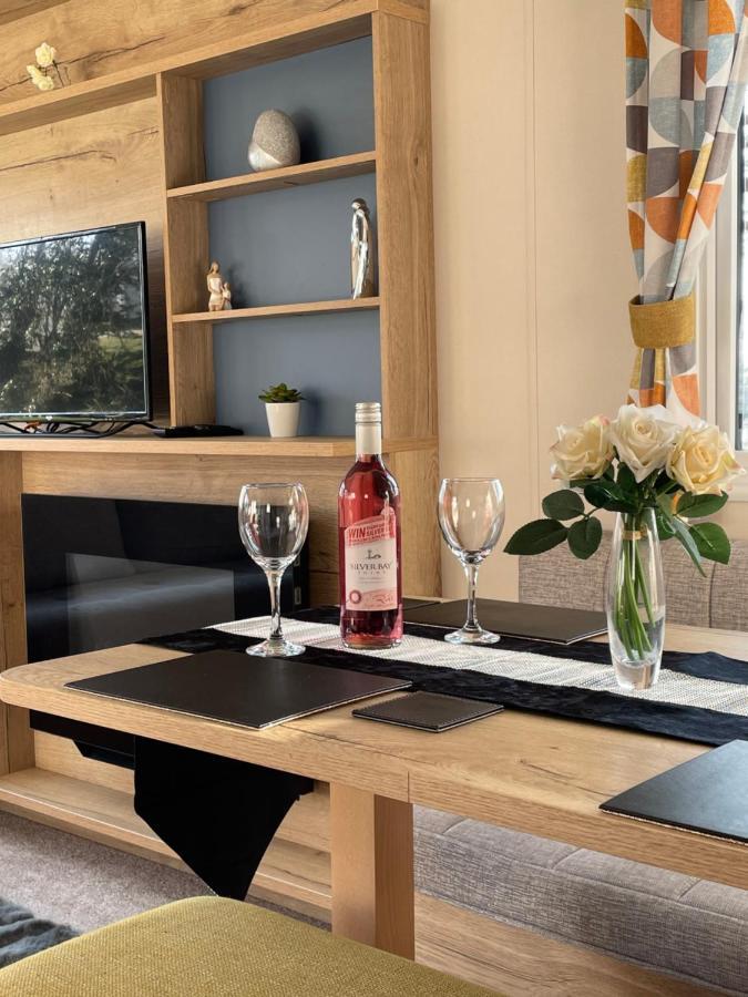 Deluxe, 3 Bed Holiday Home At Combe Haven Holiday Park ヘイスティングス エクステリア 写真
