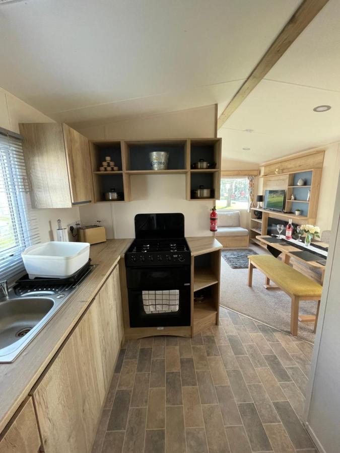 Deluxe, 3 Bed Holiday Home At Combe Haven Holiday Park ヘイスティングス エクステリア 写真